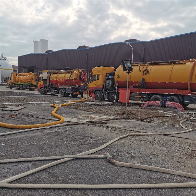 东坑污水池清理