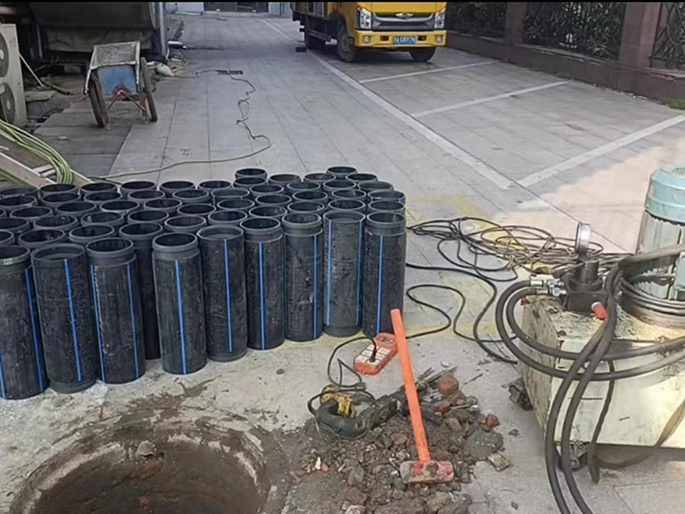 东坑PE置换管厂家 DN315置换管 非开挖管短管置换